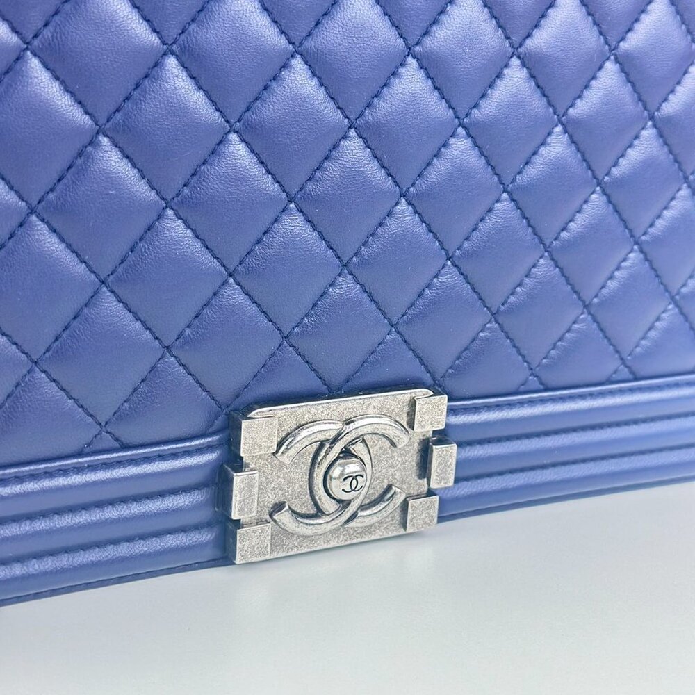 Chanel Blue Leather Lambskin Medium Large Boy Bag Shoulder Bag Crossbody - Picture 6 of 7